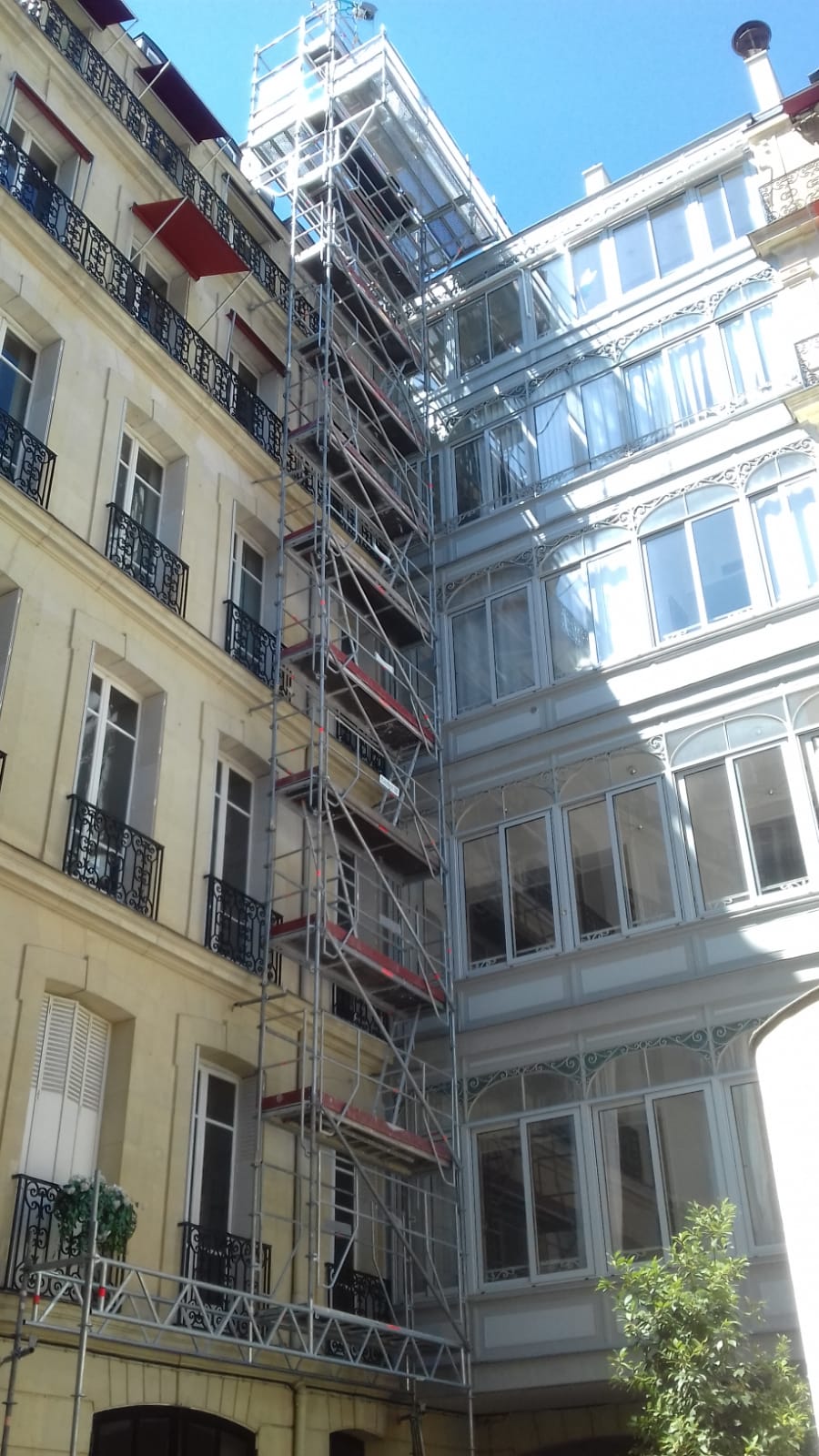 echafaudage Paris 8 hoche
